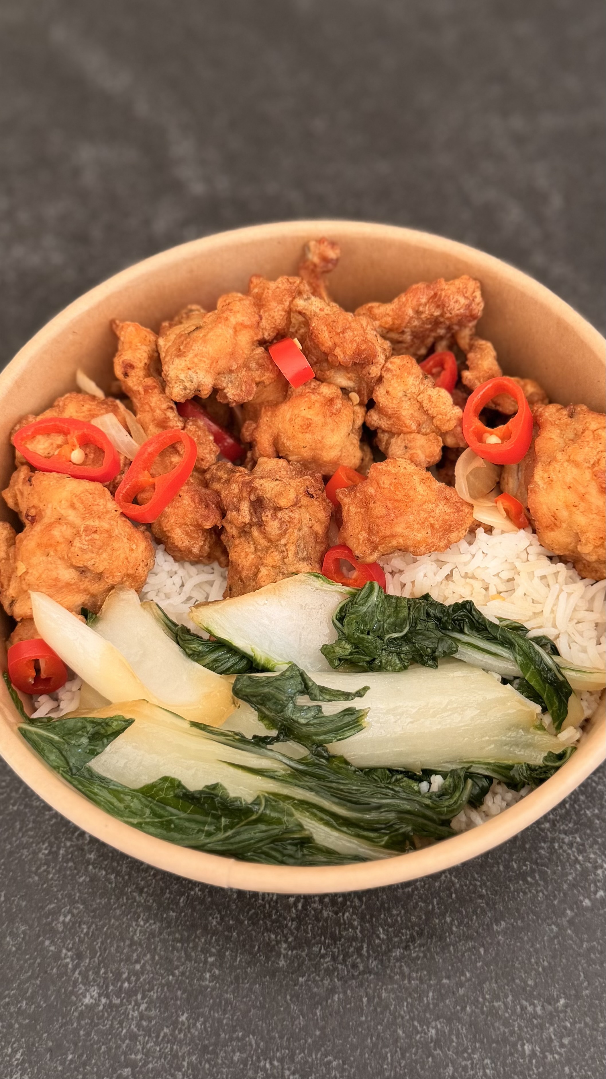 Chinese kip met paksoi en witte rijst